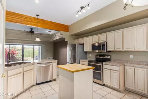 16107 Emerald Dr #105, Fountain Hills, AZ 85268