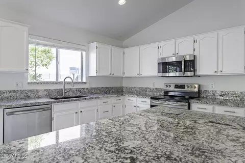 4252 E Raven Rd, Phoenix, AZ 85044 photo 5