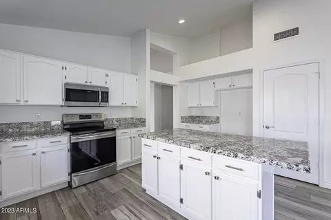 4252 E Raven Rd, Phoenix, AZ 85044 photo 3