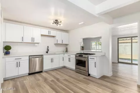 2922 W Solano Dr S, Phoenix, AZ 85017