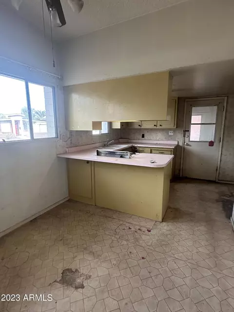 3731 E Shaw Butte Dr, Phoenix, AZ 85028 photo 6