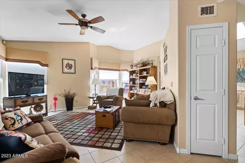 1519 E Beacon Dr, Gilbert, AZ 85234 photo 3