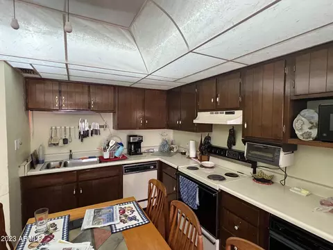 4115 W Medlock Dr, Phoenix, AZ 85019 photo 4