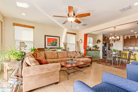 615 E Balao Dr, Phoenix, AZ 85085 photo 8