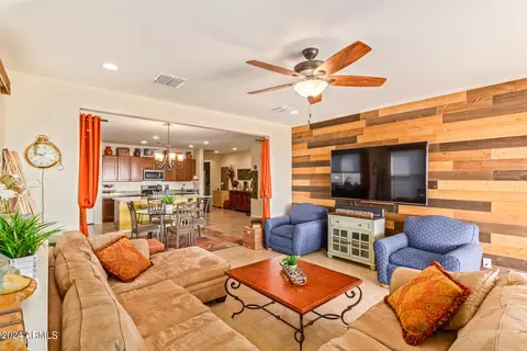 615 E Balao Dr, Phoenix, AZ 85085 photo 9
