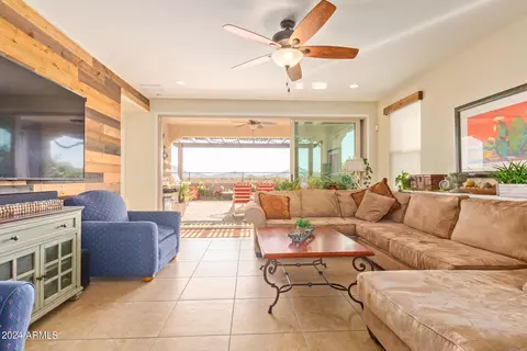 615 E Balao Dr, Phoenix, AZ 85085 photo 6