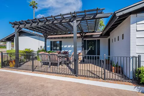 Exterior - 1801 E Rose Ln, Phoenix, AZ 85016 photo 4 of 12