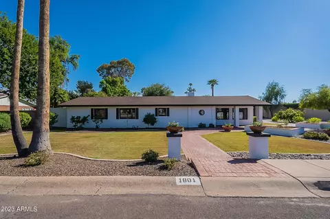 Exterior - 1801 E Rose Ln, Phoenix, AZ 85016 photo 3 of 12