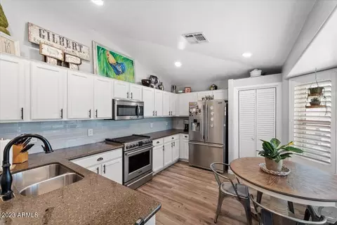 2843 E Oakland Ct, Gilbert, AZ 85295 photo 6