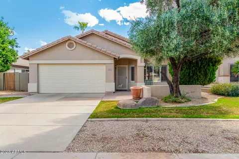 3911 E Barbarita Ave, Gilbert, AZ 85234 photo 2