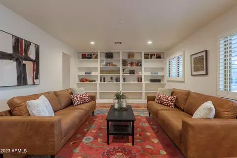 328 E Keim Dr, Phoenix, AZ 85012 photo 7