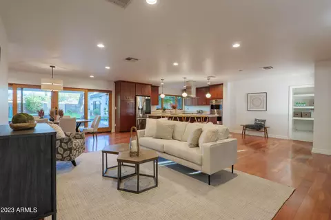 328 E Keim Dr, Phoenix, AZ 85012 photo 8