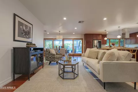 328 E Keim Dr, Phoenix, AZ 85012 photo 9