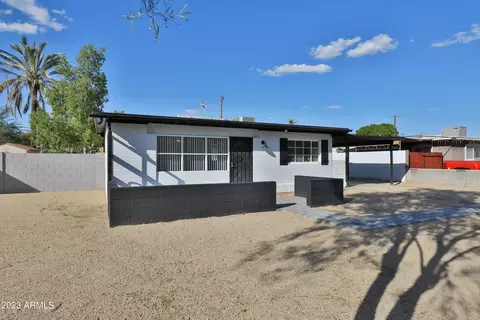 2830 E Pinchot Ave, Phoenix, AZ 85016 photo 2