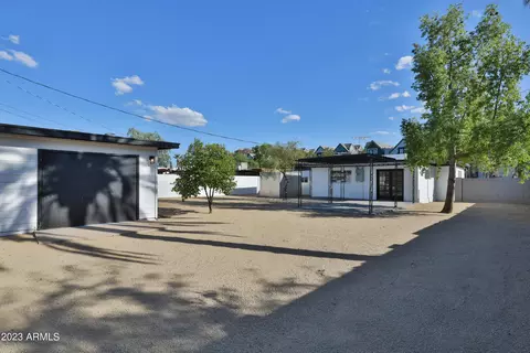 2830 E Pinchot Ave, Phoenix, AZ 85016 photo 17