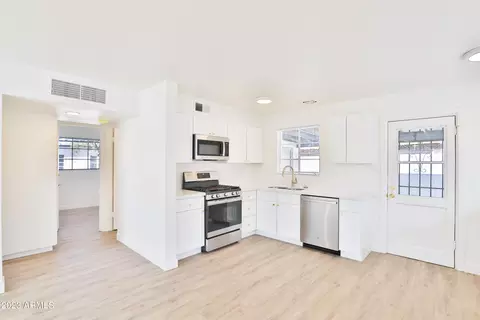 2830 E Pinchot Ave, Phoenix, AZ 85016 photo 6