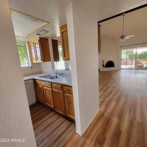 2741 E Whitton Ave, Phoenix, AZ 85016 photo 8