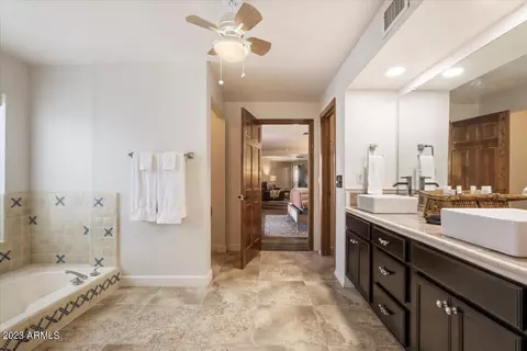 5733 E Camelback Rd, Phoenix, AZ 85018 photo 25