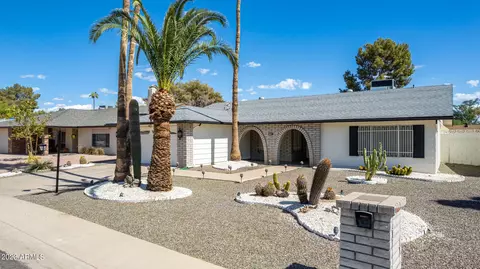Exterior - 11611 S Half Moon Dr, Phoenix, AZ 85044 photo 16 of 33