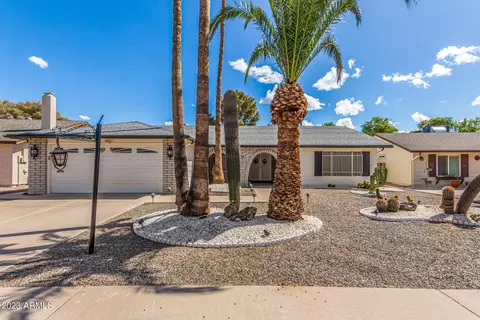 Exterior - 11611 S Half Moon Dr, Phoenix, AZ 85044 photo 2 of 33