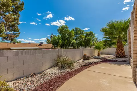 Exterior - 11611 S Half Moon Dr, Phoenix, AZ 85044 photo 14 of 33