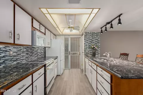 Kitchen - 11611 S Half Moon Dr, Phoenix, AZ 85044 photo 1 of 4