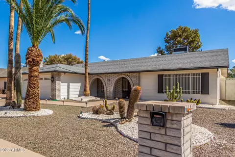 Exterior - 11611 S Half Moon Dr, Phoenix, AZ 85044 photo 4 of 33