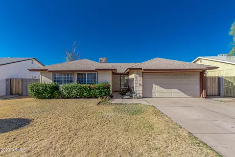 4052 E Maldonado Dr, Phoenix, AZ 85042