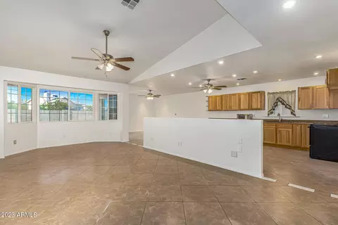4052 E Maldonado Dr, Phoenix, AZ 85042 photo 5