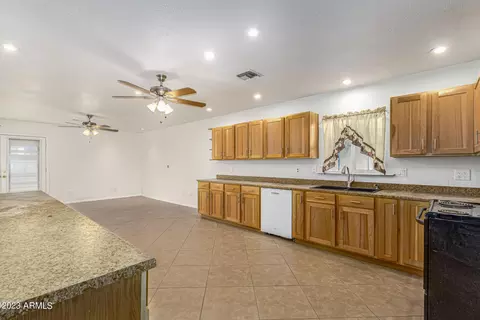 4052 E Maldonado Dr, Phoenix, AZ 85042 photo 10