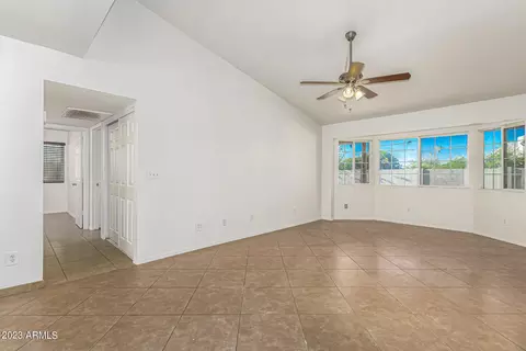 4052 E Maldonado Dr, Phoenix, AZ 85042 photo 4