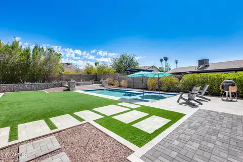 811 E Coral Gables Dr, Phoenix, AZ 85022