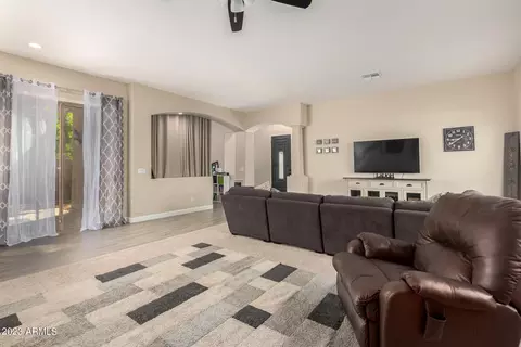 466 E Benrich Dr, Gilbert, AZ 85295 photo 4