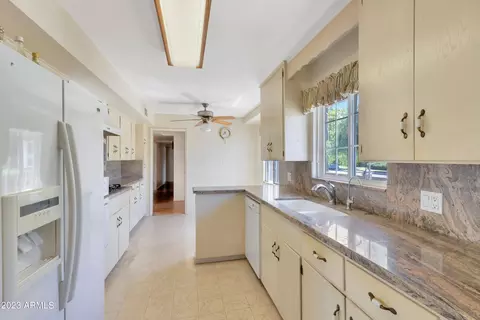 4822 E Flower St, Phoenix, AZ 85018 photo 9