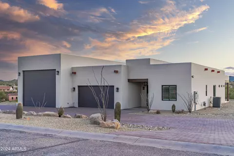 270 N Stirrup Dr, Wickenburg, AZ 85390