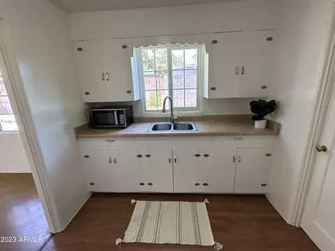 1321 E Highland Ave, Phoenix, AZ 85014 photo 12