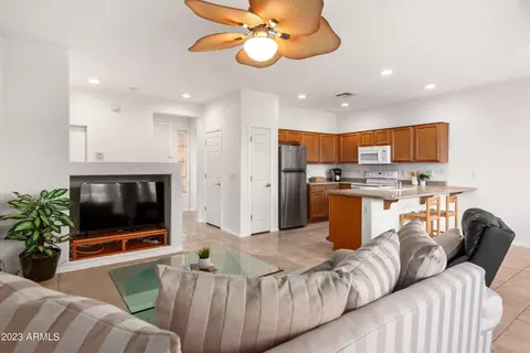 4704 E Carob Dr, Gilbert, AZ 85298 photo 2