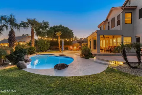 5001 W Desert Hollow Dr, Phoenix, AZ 85083