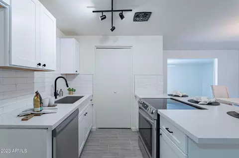 3942 Eugie Ave, Phoenix, AZ 85032 photo 8