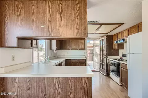 901 E Bendix Dr, Tempe, AZ 85283 photo 5