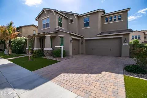 921 W Glacier Dr, Chandler, AZ 85248