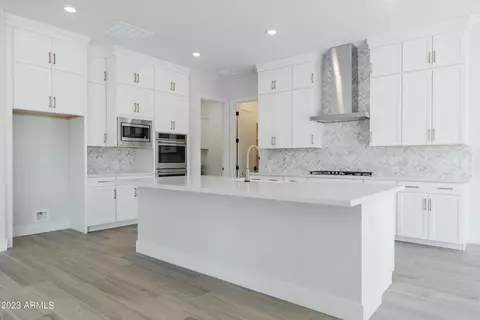 1247 E Carob Dr, Gilbert, AZ 85298 photo 2