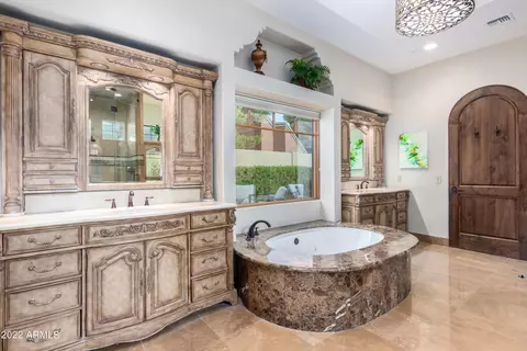 Bath - 5324 E Mariposa St, Phoenix, AZ 85018 photo 1 of 2