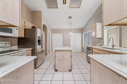4026 E Keresan St, Phoenix, AZ 85044 photo 9