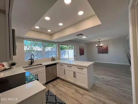 7548 W Montecito Ave, Phoenix, AZ 85033 photo 5