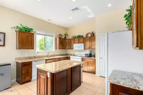 2221 W Apache Rain Rd, Phoenix, AZ 85085 photo 7