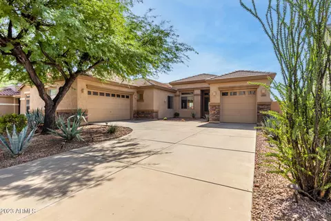 2221 W Apache Rain Rd, Phoenix, AZ 85085