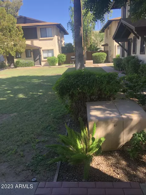 2201 E Pinchot Ave #8, Phoenix, AZ 85016 photo 2