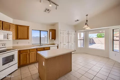 1204 E Rosemonte Dr, Phoenix, AZ 85024 photo 8