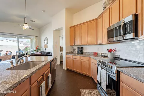 748 E Harwell Rd, Phoenix, AZ 85042 photo 14